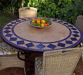 mesa en forja combinado con barro natural y zellige